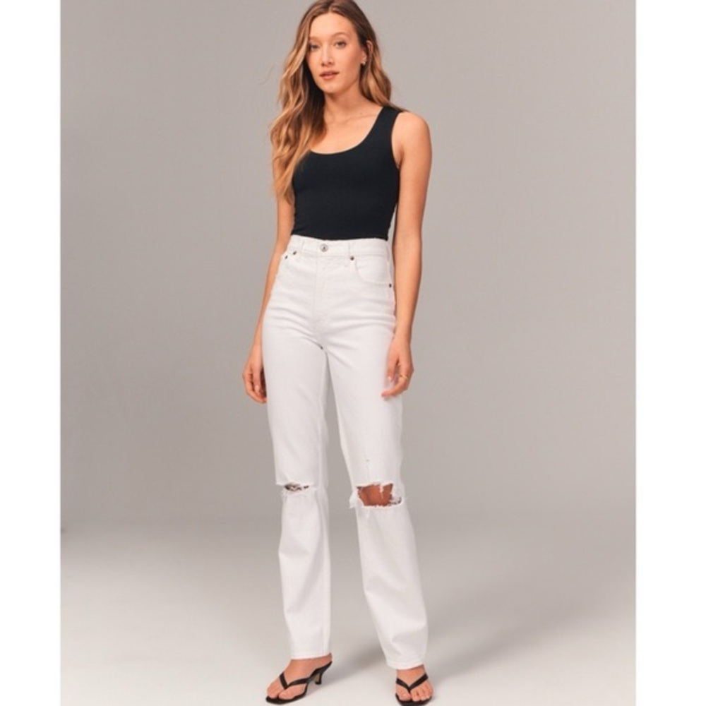 Abercrombie curve love ultra high rise 90s straight jeans white 26 short NWT